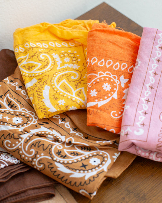 Wedding Party Favor Cotton Bandana Square Traditional Paisley Pattern Fashion Accessory Celebration Gift Piece Bachelorette Event Essential Multiple Color Options Available Neck Wrap Head Cover Style Collection Perfect Group Fashion Piece