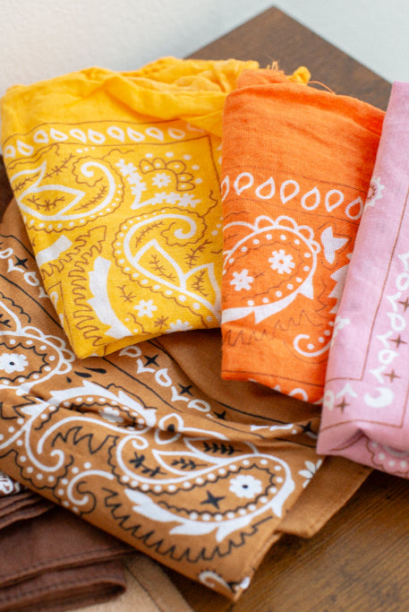 Wedding Party Favor Cotton Bandana Square Traditional Paisley Pattern Fashion Accessory Celebration Gift Piece Bachelorette Event Essential Multiple Color Options Available Neck Wrap Head Cover Style Collection Perfect Group Fashion Piece